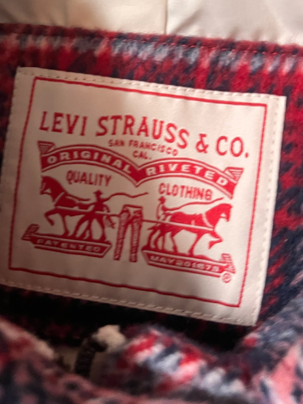 Levi’s Plaid Shacket Jacket
Lined
Large
Like new - Picture 4 of 8